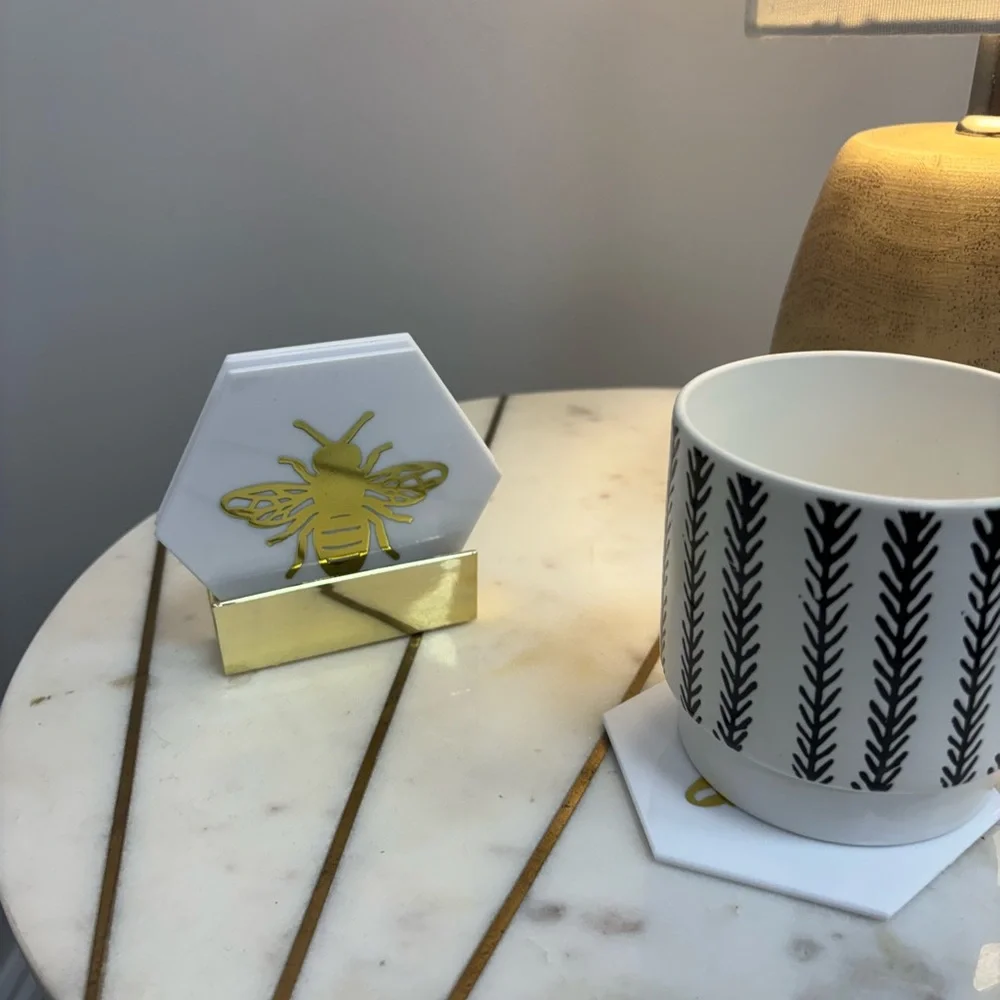 Horizon Dining 4 Hexagonal Coasters with Gold Bee Design and Holder - Picture 5 of 6